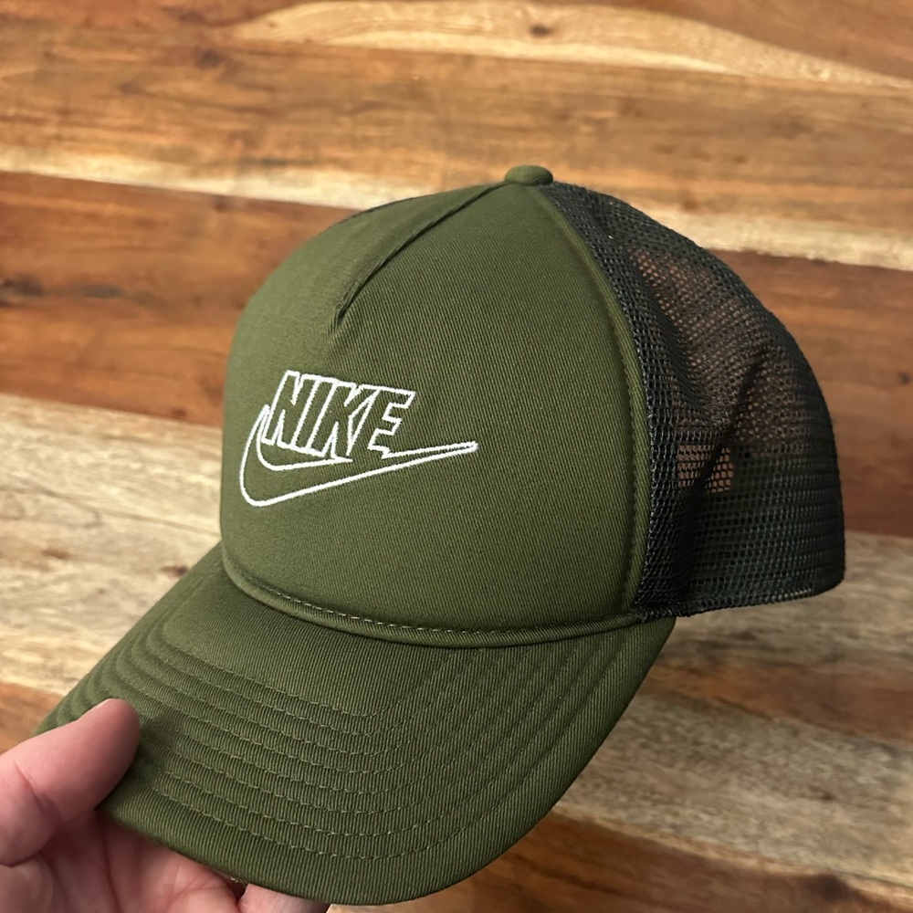 Nike Classic 99 Futura Trucker Cap Green Unisex - Picture 2 of 6